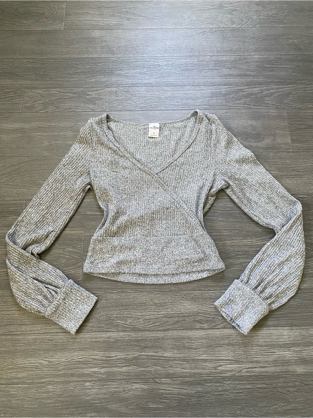 Hollister Heather Gray Ribbed V-Neck Long Sleeve Top